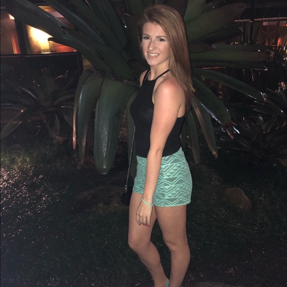 Meet your Posher, Carleigh - Picture 1 of 1